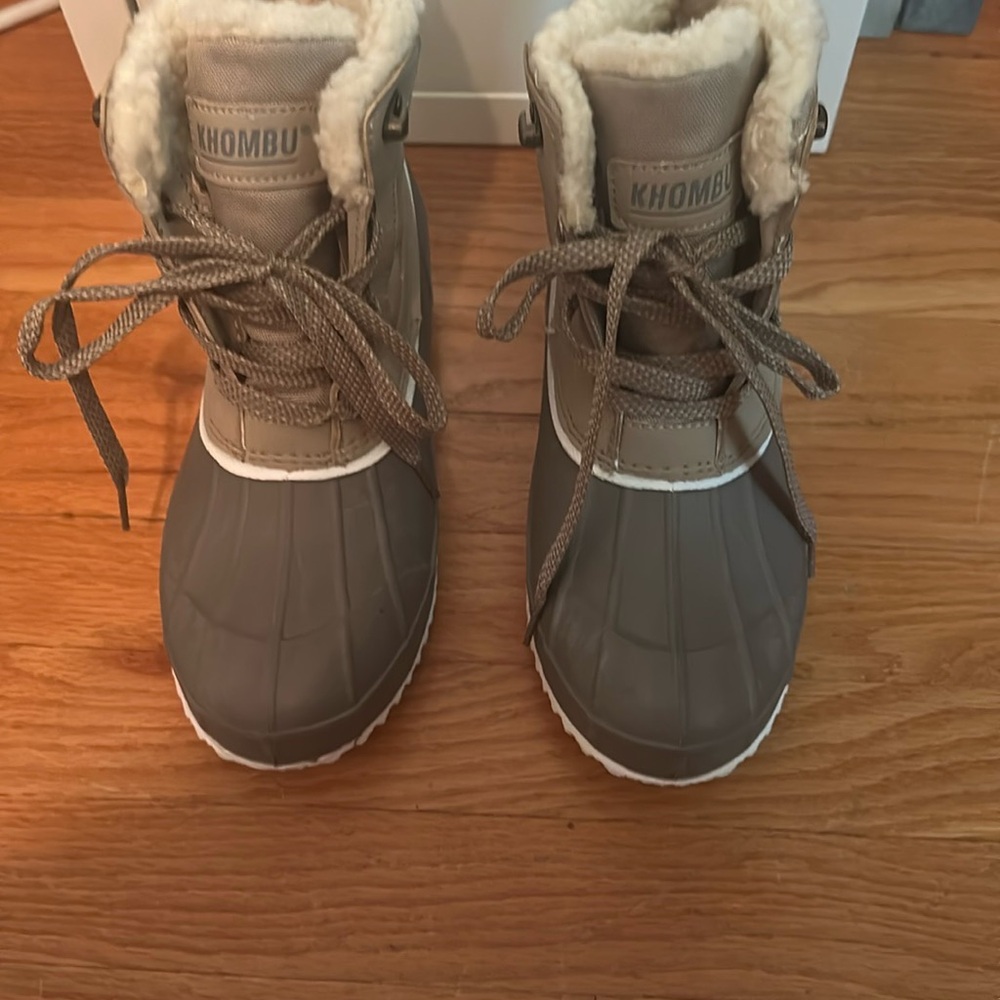 Khombu Tan and White Snow Boots